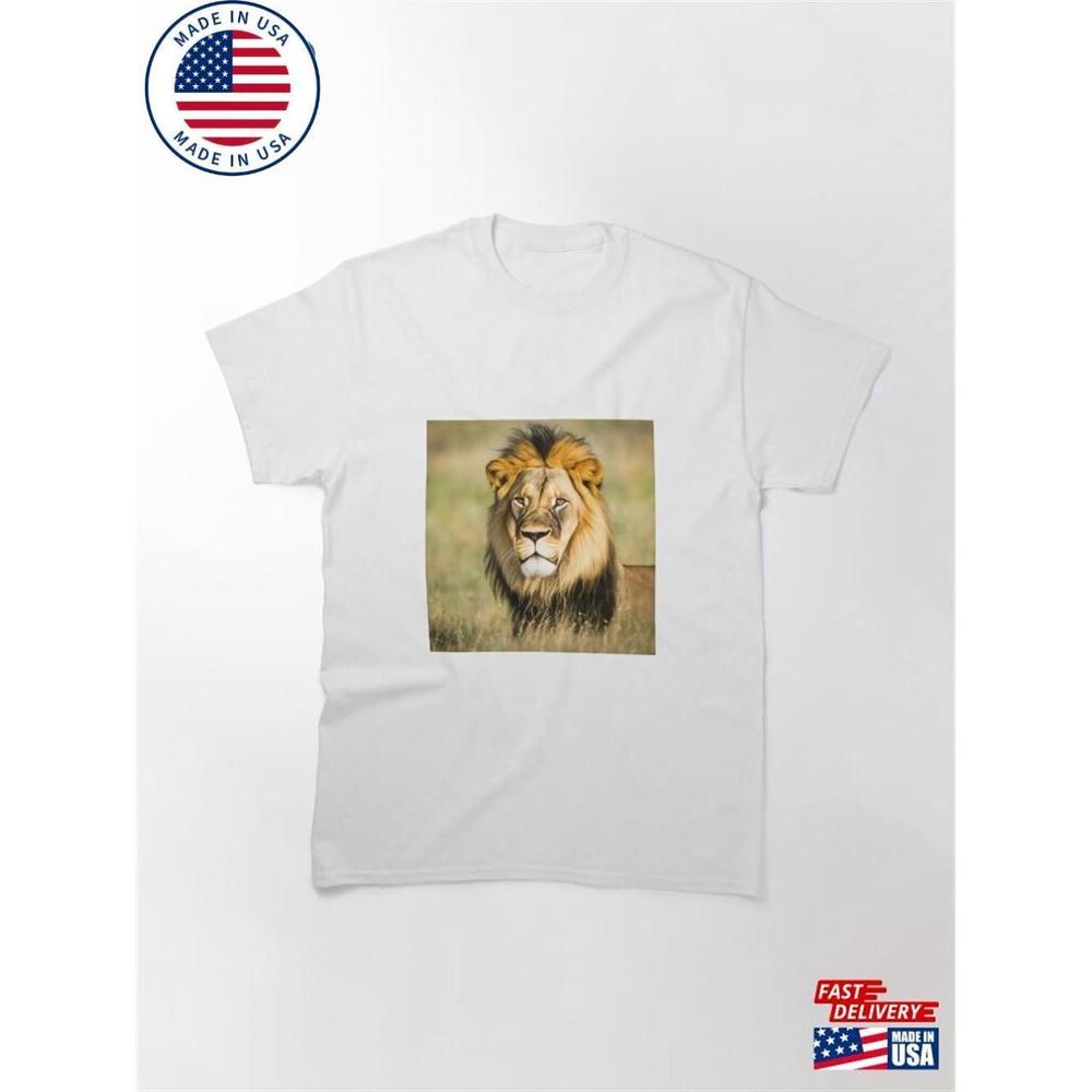 A Lion In Nature 40 Classic T-Shirt Unisex